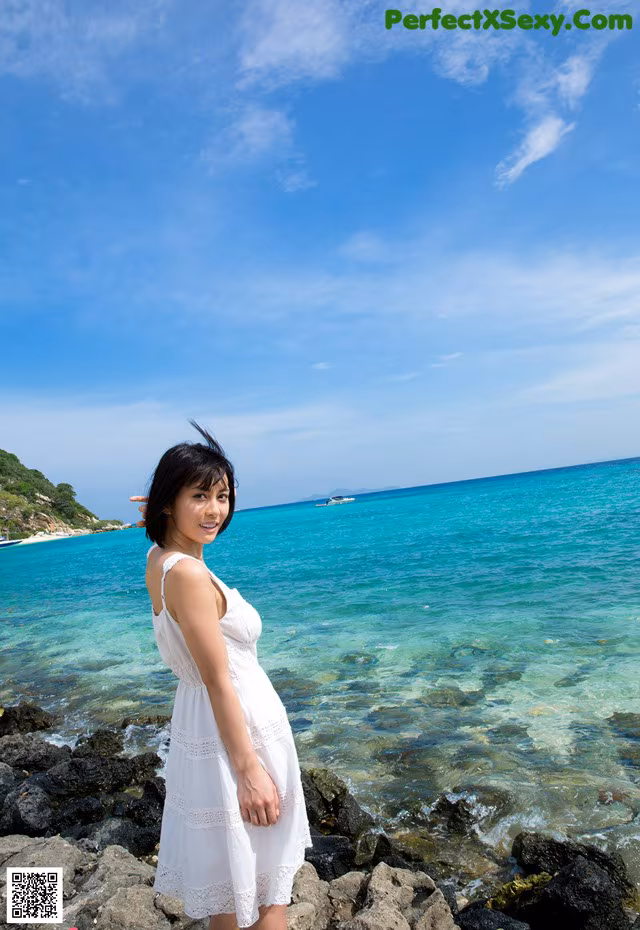 China Matsuoka - Stud Bugil Pantai
